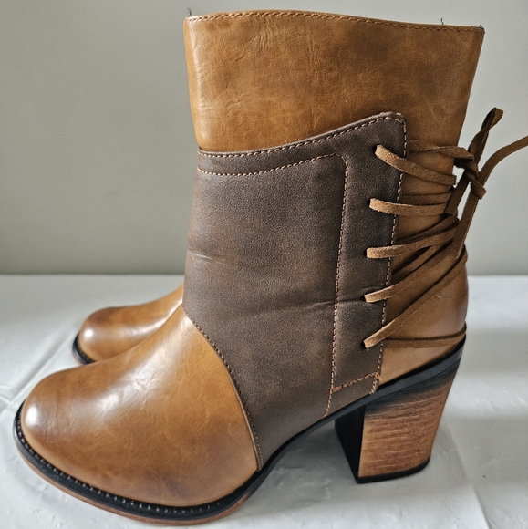 PIERRE DUMAS Beautiful Two Tone Brown Side Zip Boots - Picture 5 of 10